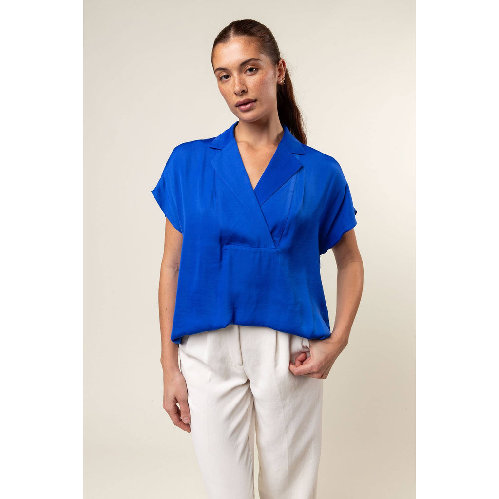 Short Sleeve Convertible Collar Blouse