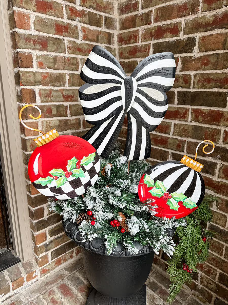 Elegant Ornaments