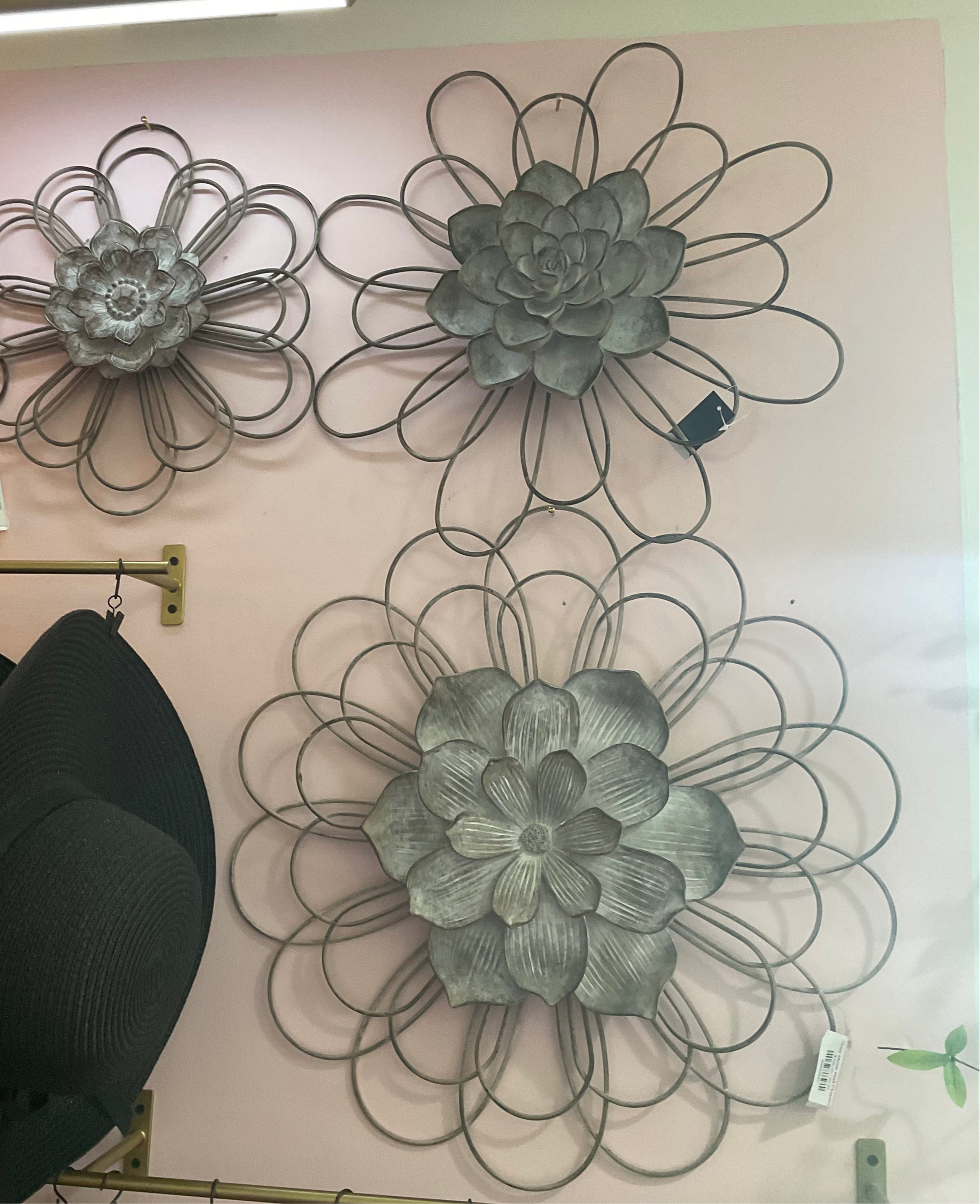 Grey Metal Wall Flowers