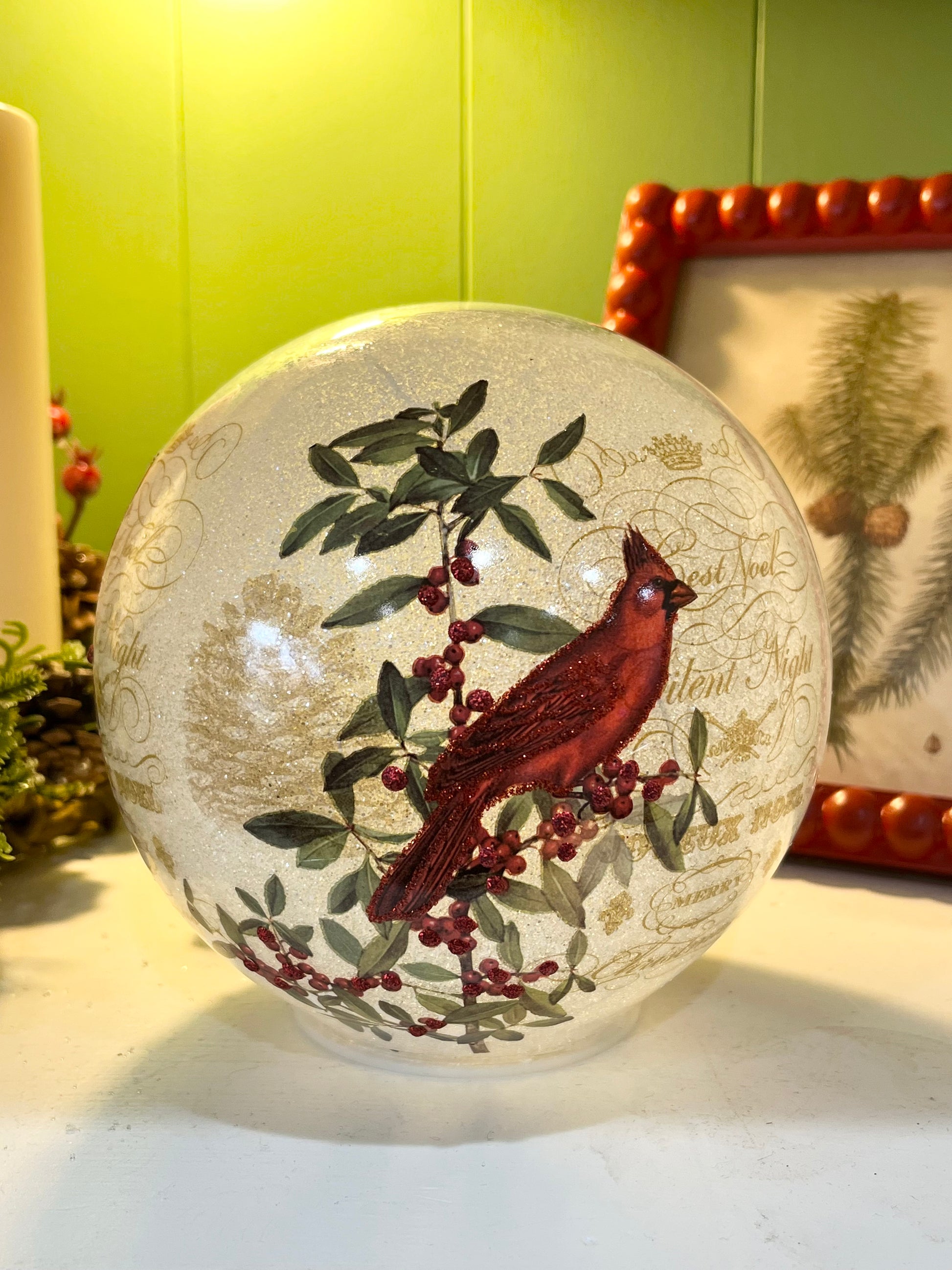 Cardinal Globe