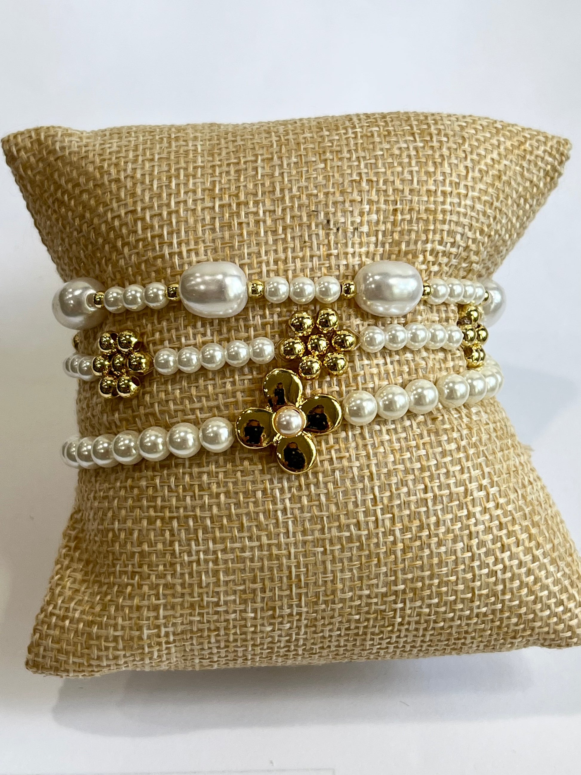 Golden Petal Pearl Bracelet Set