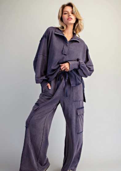 Snow Washed Cargo Sweatpants