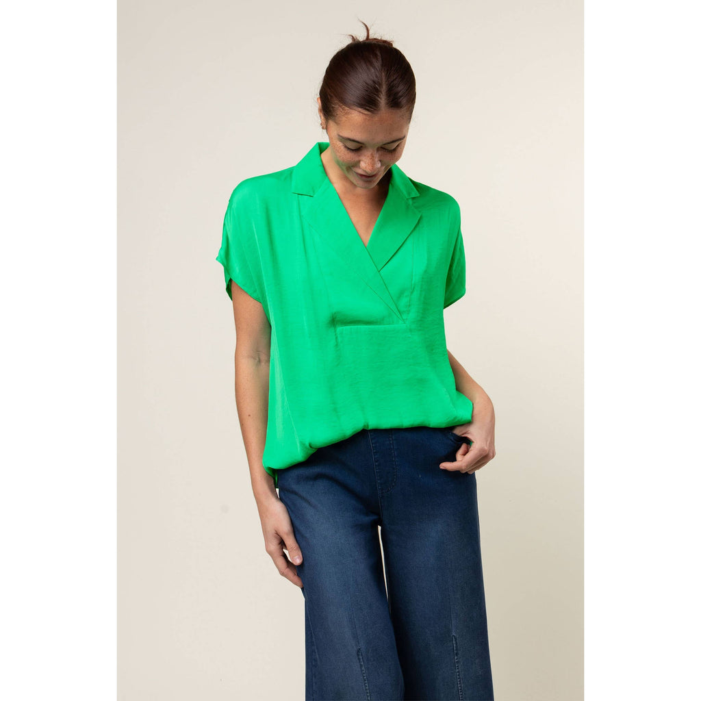 Short Sleeve Convertible Collar Blouse
